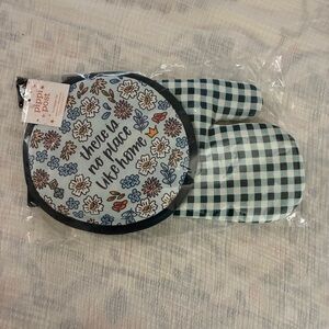 NEW Wizard of Oz quote Oven Mitt Set